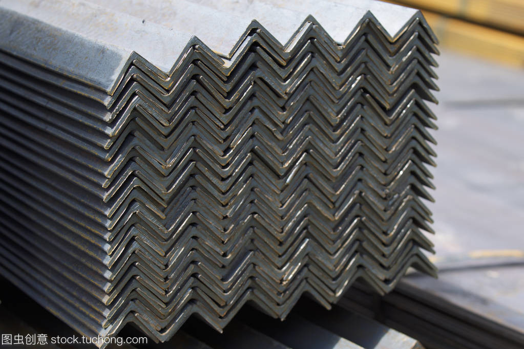 金屬齒形角材料在倉庫包裝中的關鍵作用與防護策略